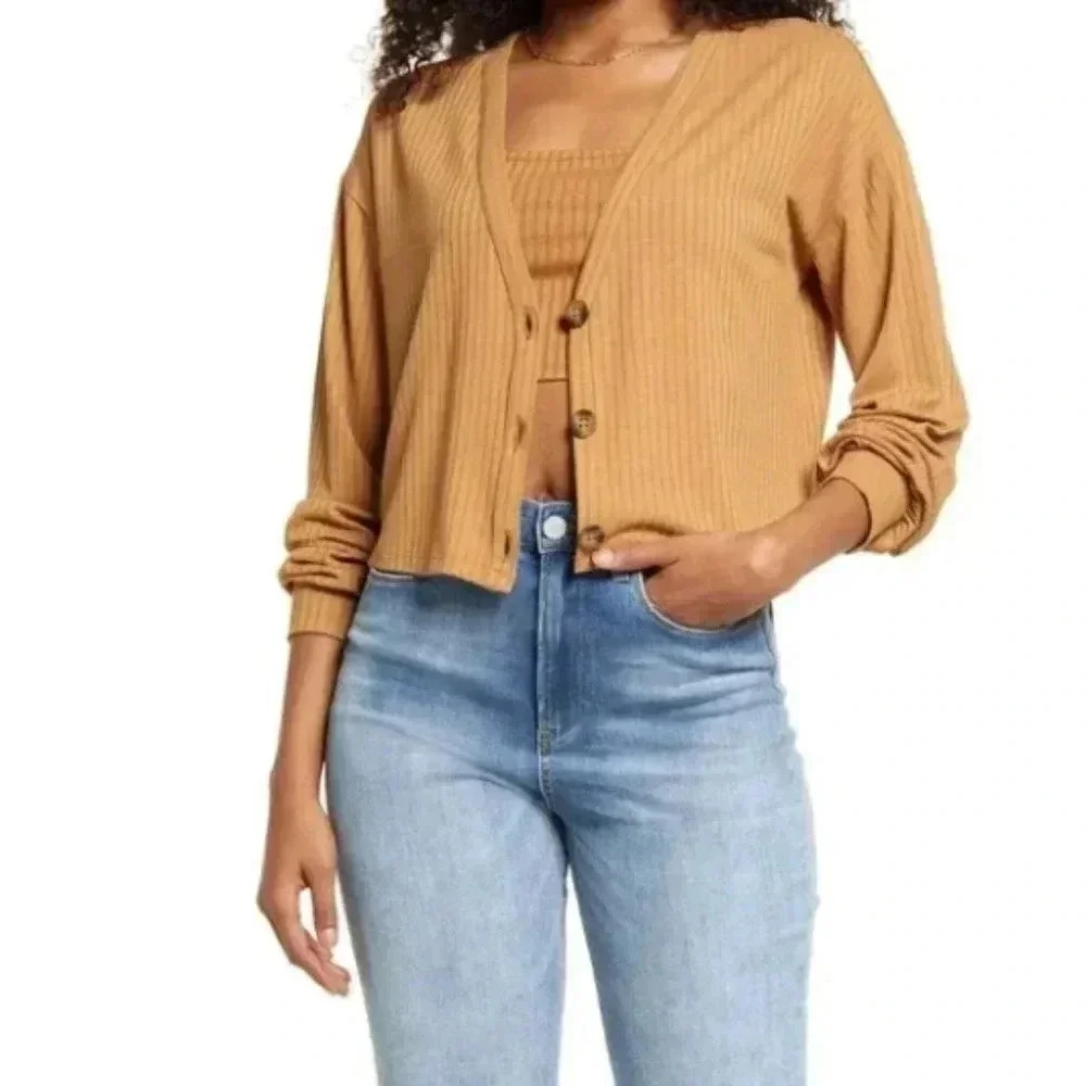 Vero Moda Lucy Ribbedโ Long Sleeve V-Neck Cropped Cardigan
